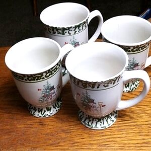 Set of 4 Christmas mugs